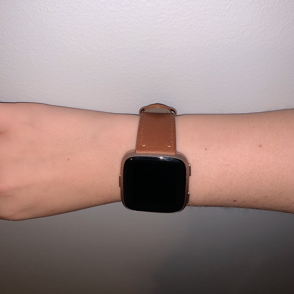 fitbit versa - Picture 4 of 6